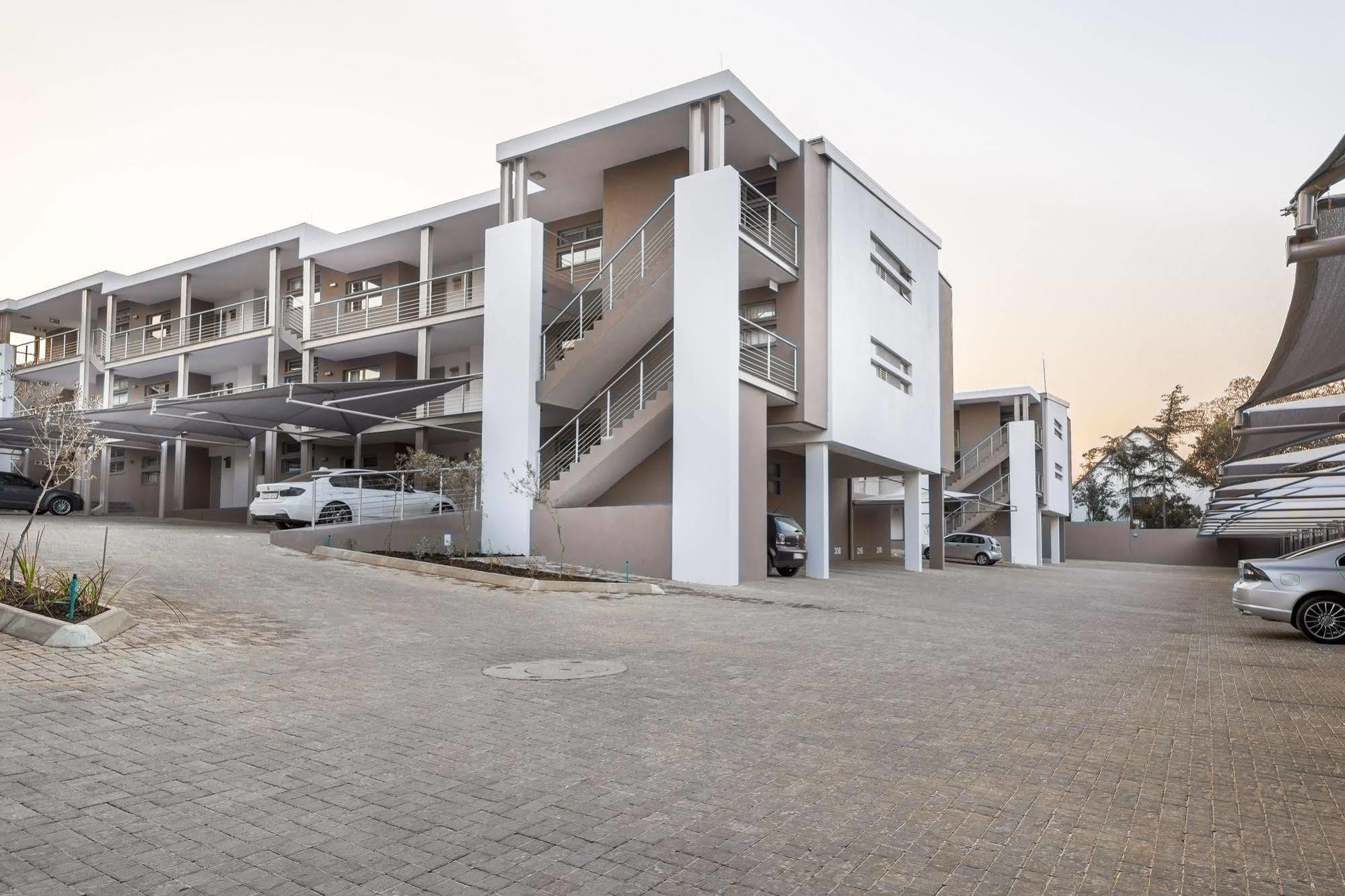 C.A.G - Upper East Side Lägenhet Sandton Exteriör bild